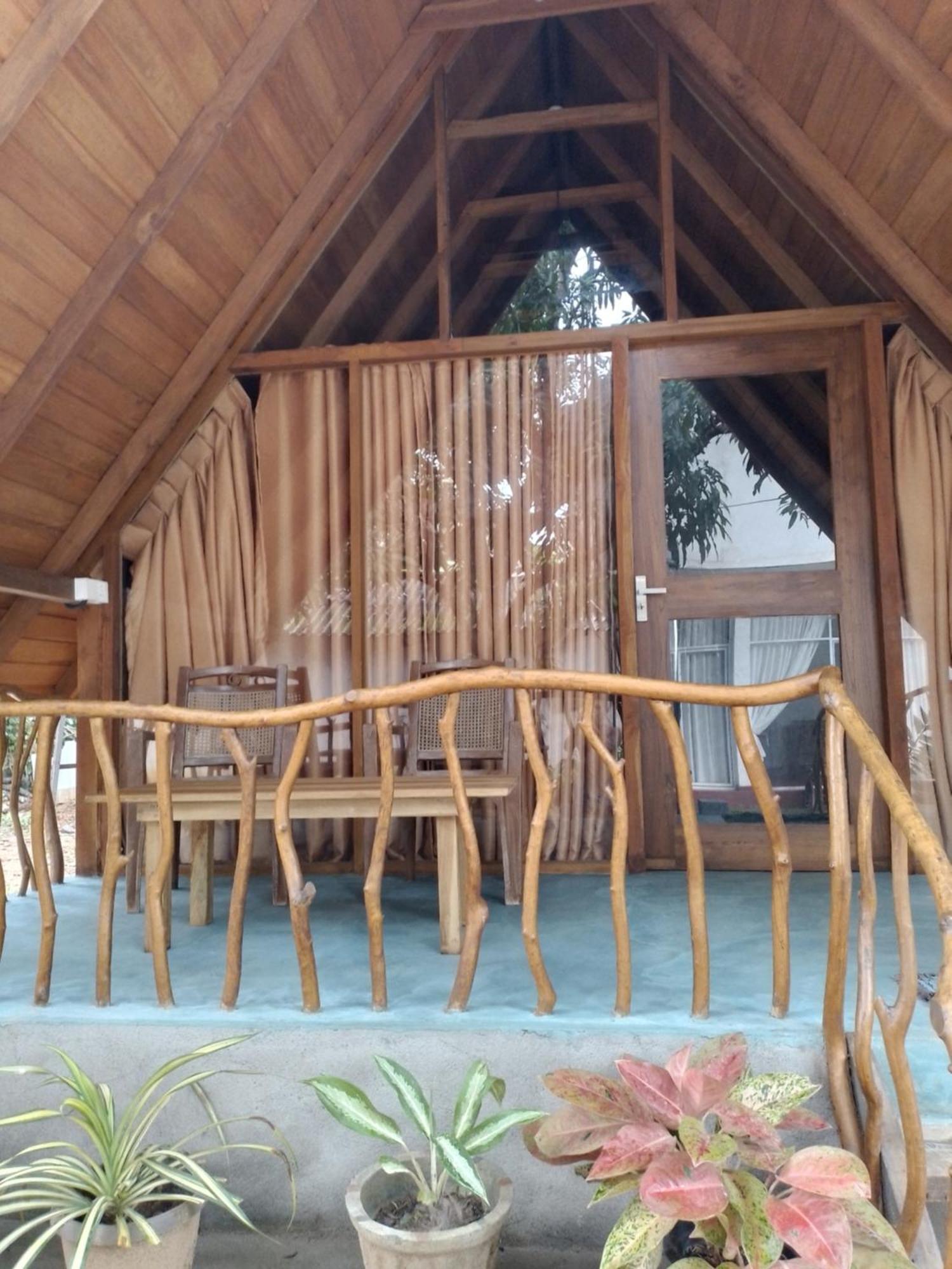 Habarana New Star Homestay Exteriör bild