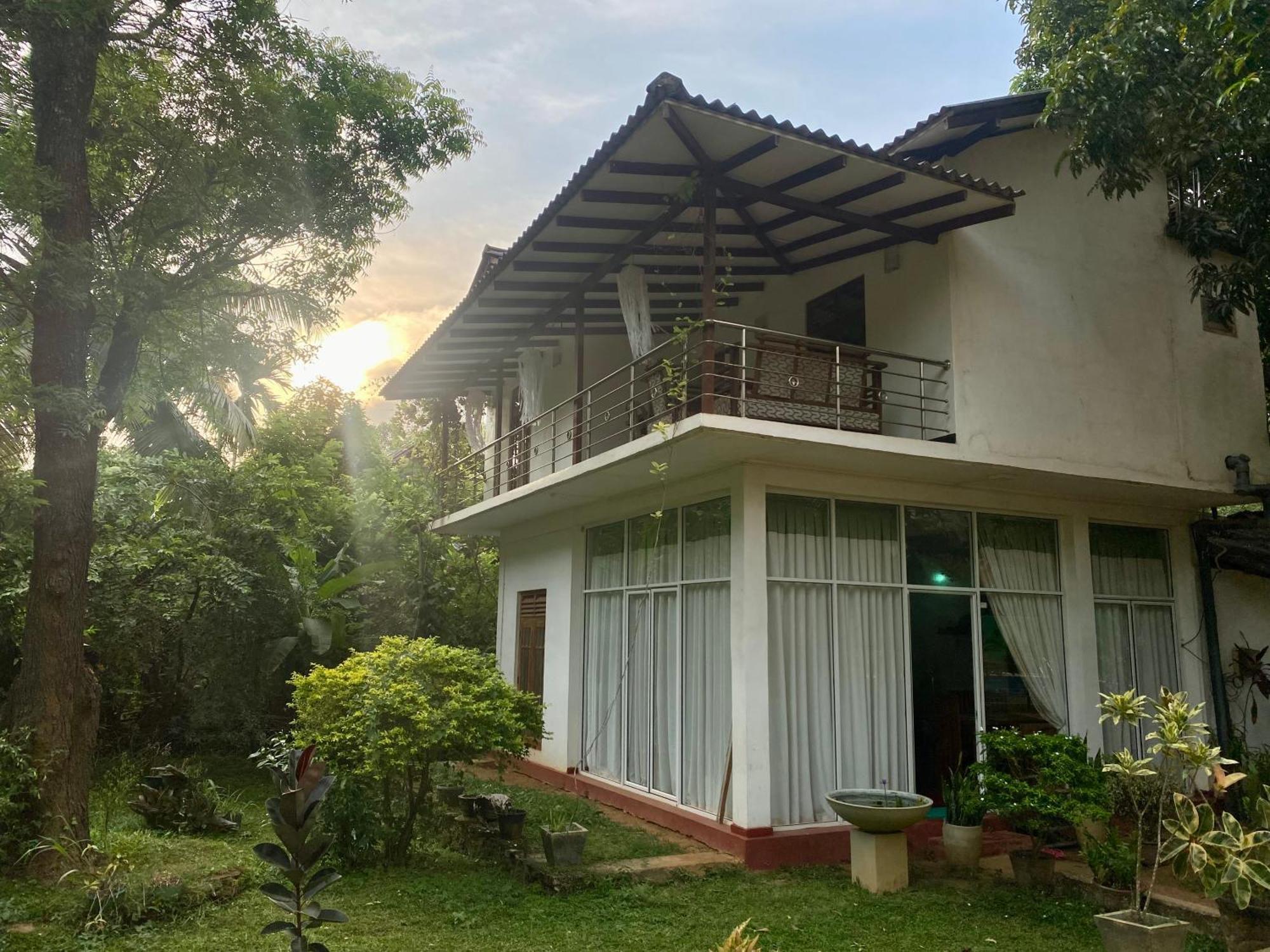 Habarana New Star Homestay Exteriör bild