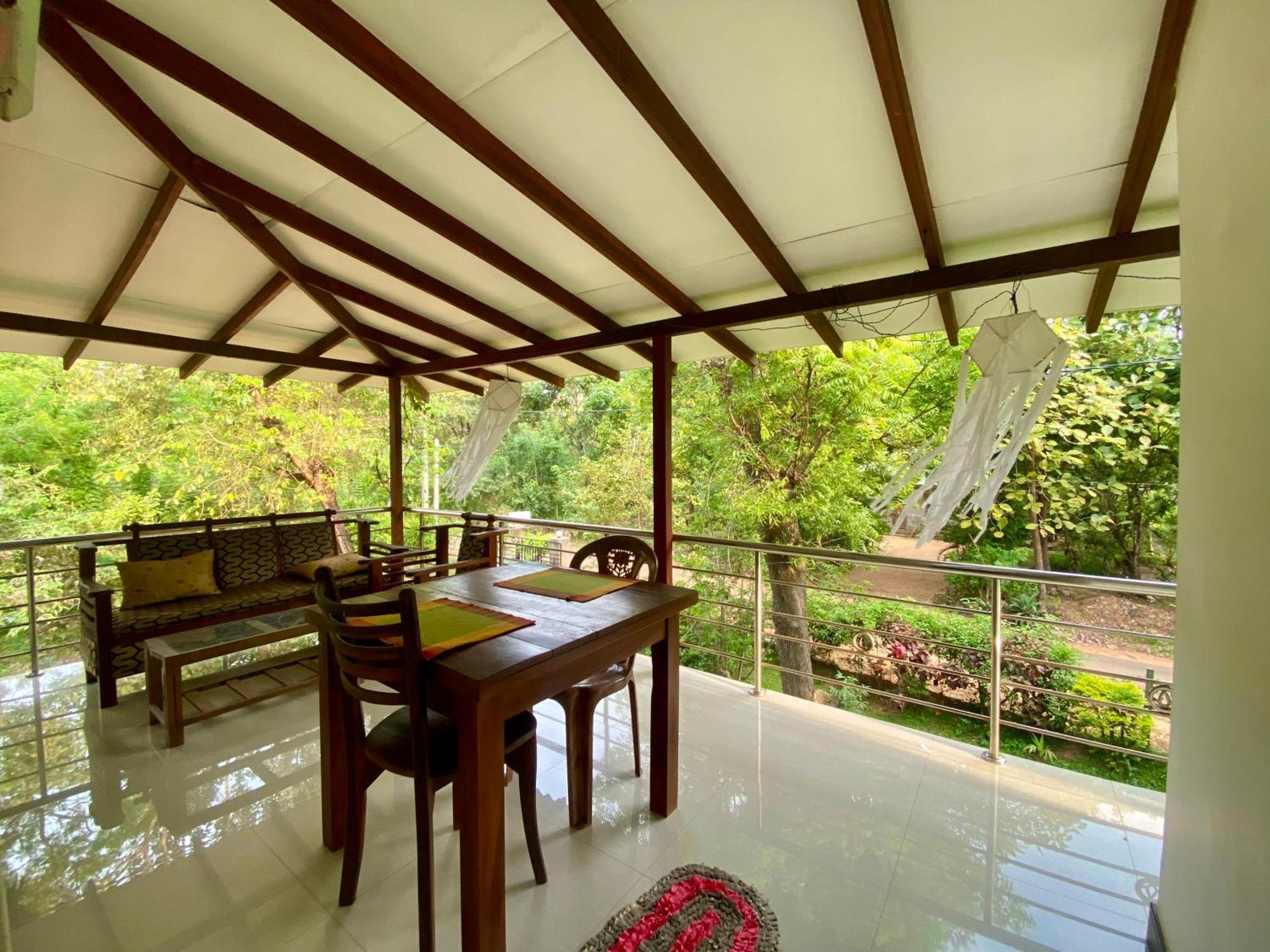 Habarana New Star Homestay Exteriör bild